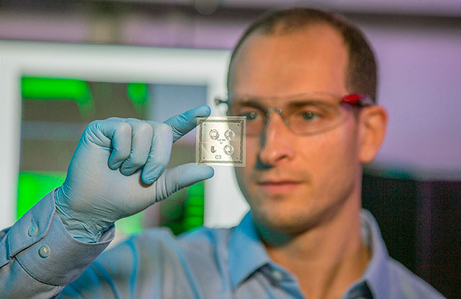 В США человеку впервые вживили в мозг нейрочип