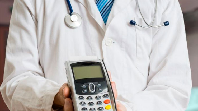 На качество платных медицинских услуг белорусы жалуются один-два раза в год