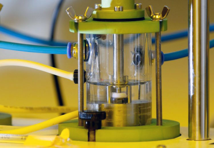 создан новый высокопрочный материал для зубных пломб